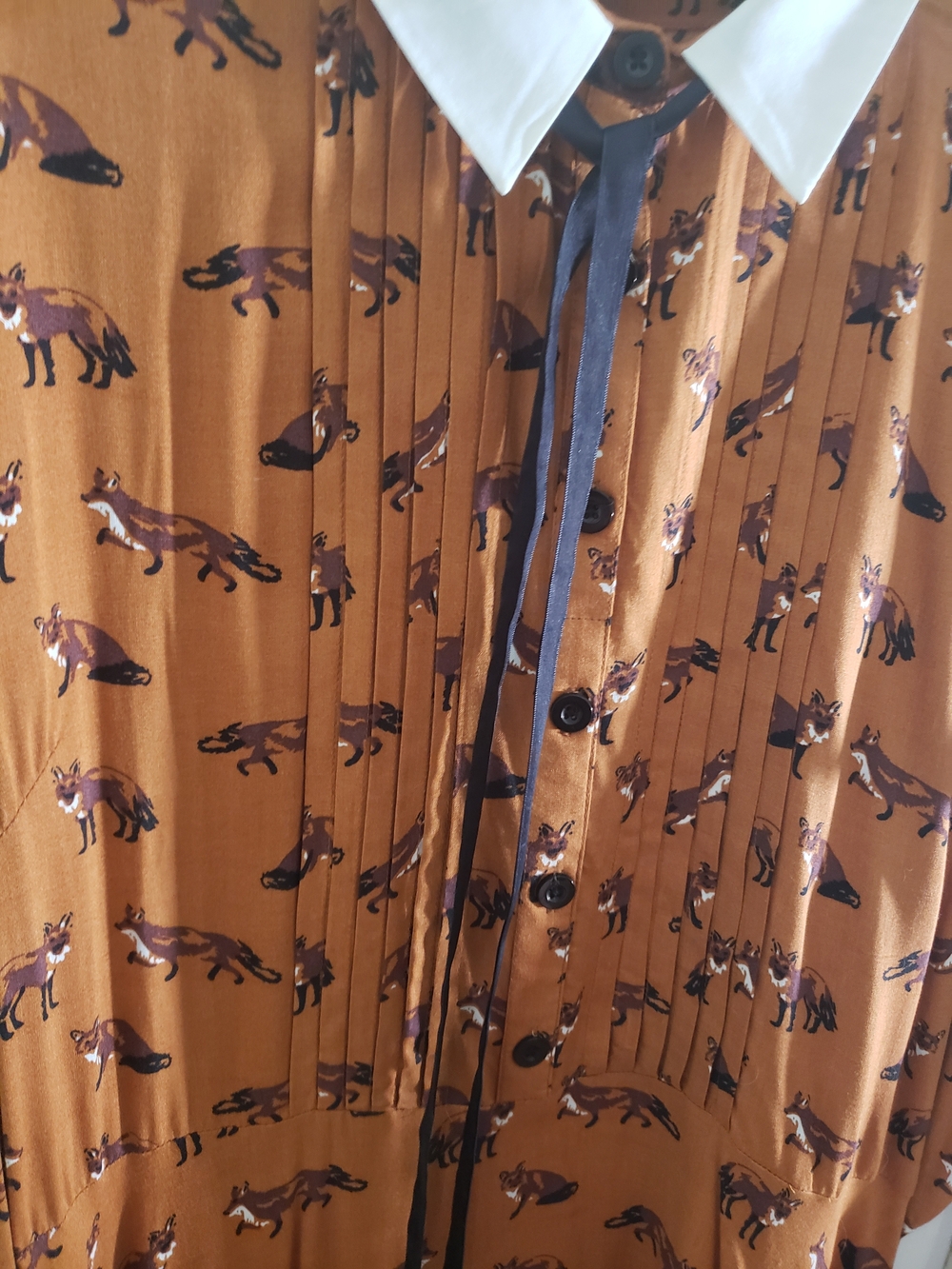 Hell Bunny Fox Print Dress with Pleated Front and Contrast Collar - Picture 2 of 2